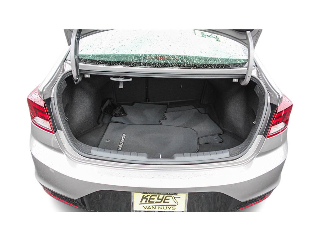 Thumbnail: 2020 Hyundai Elantra - 17