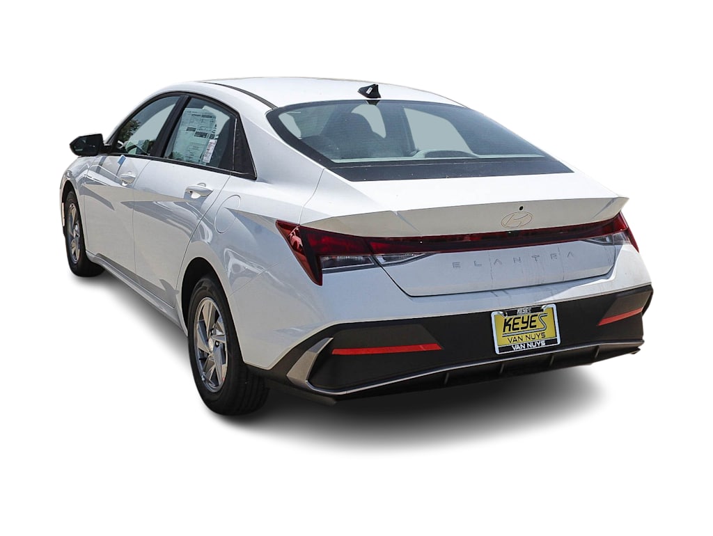 Thumbnail: 2026 Hyundai Elantra - 3