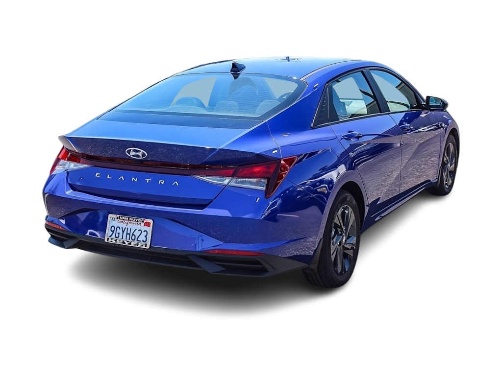 Thumbnail: 2023 Hyundai Elantra - 17