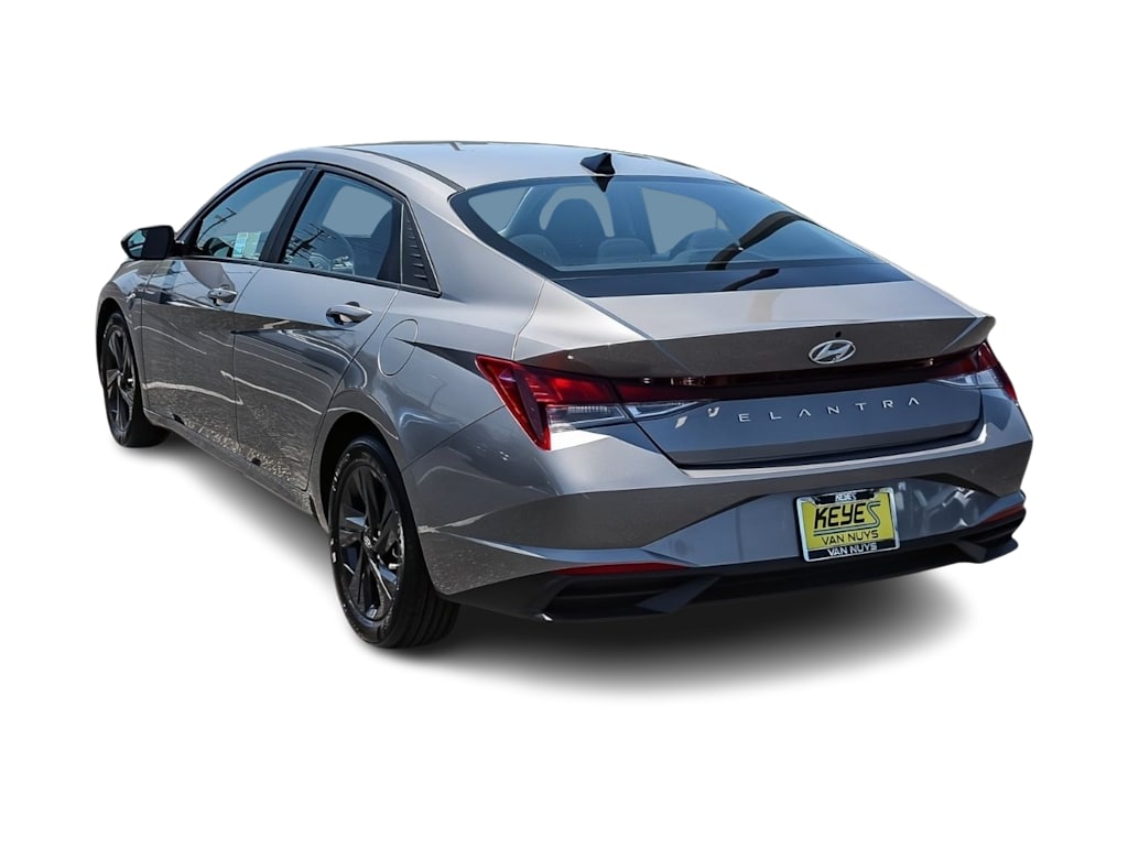 Thumbnail: 2023 Hyundai Elantra - 3