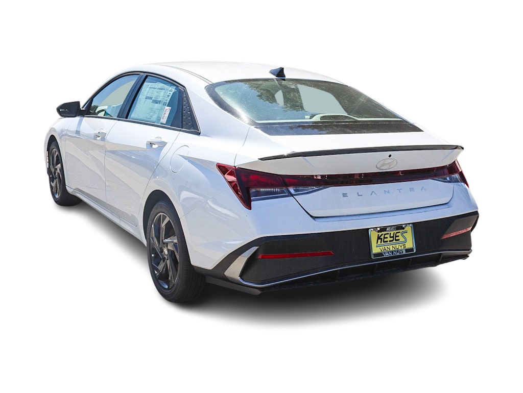 Thumbnail: 2026 Hyundai Elantra - 3