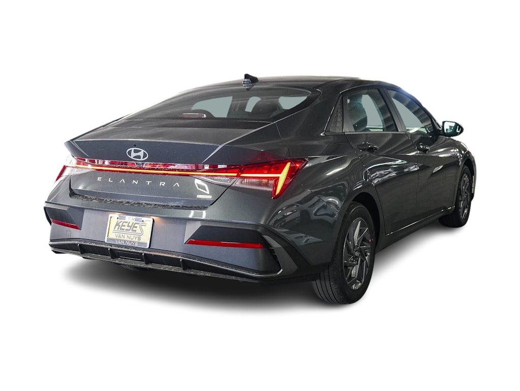 Thumbnail: 2026 Hyundai Elantra - 17