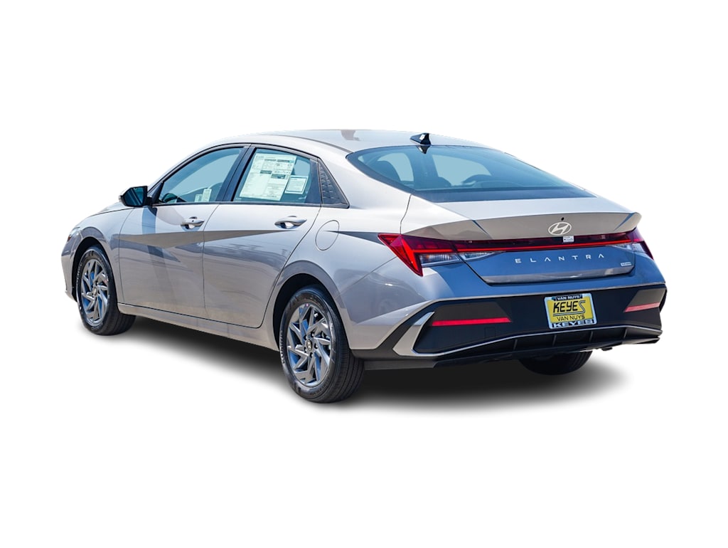 Thumbnail: 2025 Hyundai Elantra - 3