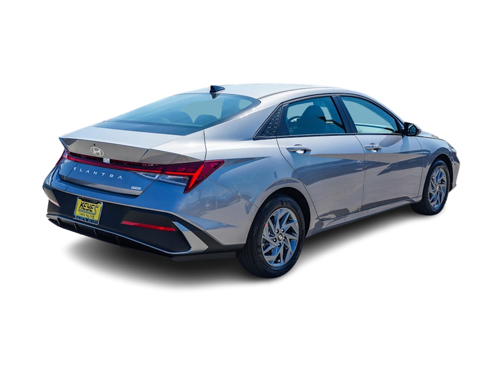 Thumbnail: 2025 Hyundai Elantra - 15