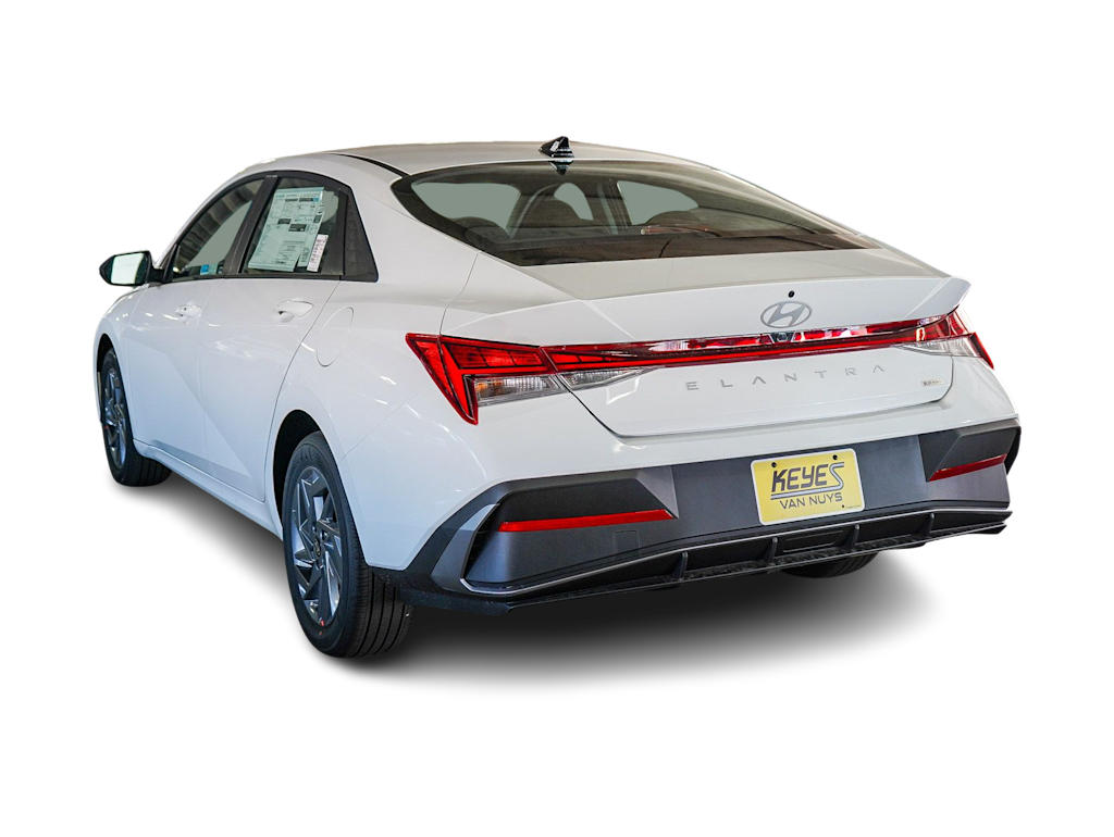 Thumbnail: 2026 Hyundai Elantra - 3
