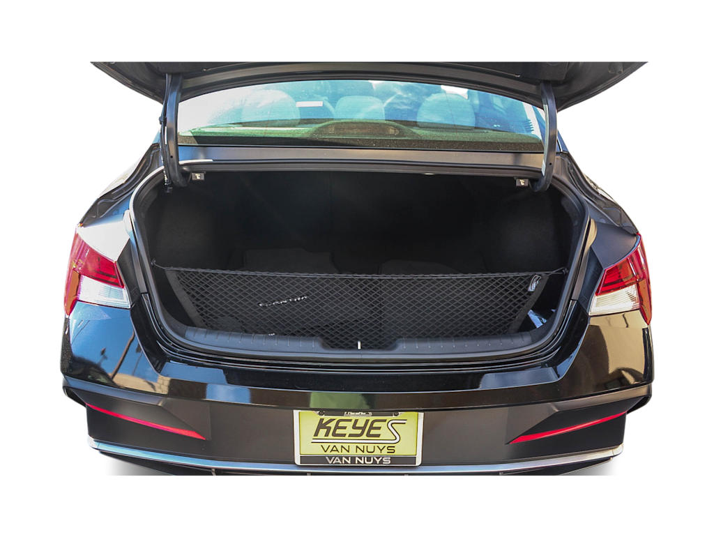 Thumbnail: 2025 Hyundai Elantra - 17