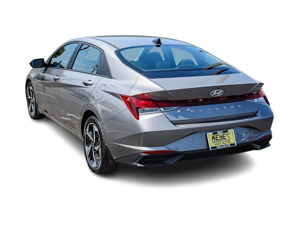 Thumbnail: 2023 Hyundai Elantra - 3