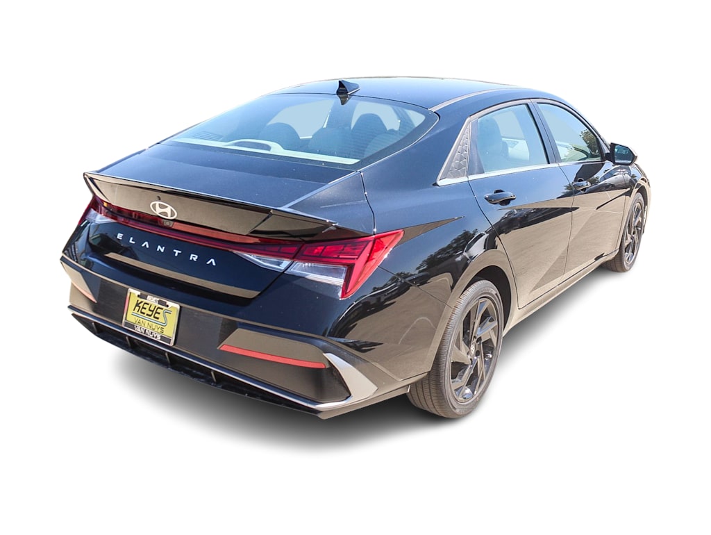 Thumbnail: 2026 Hyundai Elantra - 18