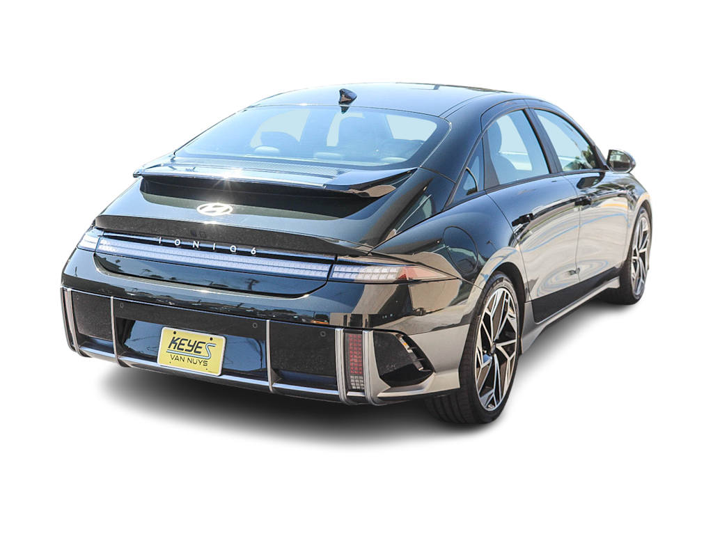 Thumbnail: 2023 Hyundai Ioniq 6 - 17