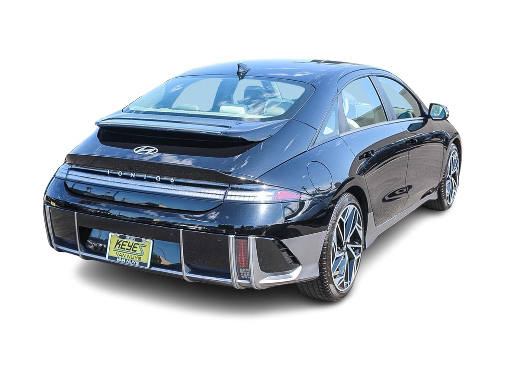 Thumbnail: 2023 Hyundai Ioniq 6 - 18