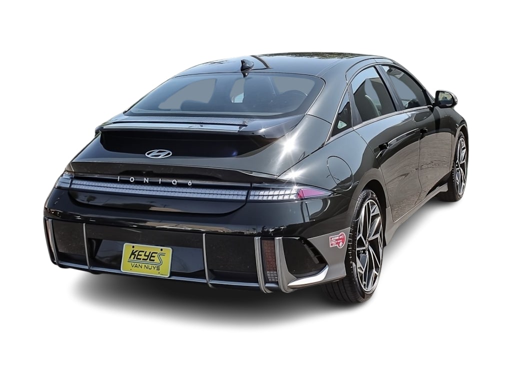 Thumbnail: 2023 Hyundai Ioniq 6 - 16