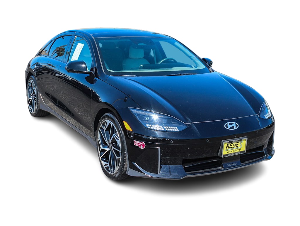 Thumbnail: 2023 Hyundai Ioniq 6 - 17