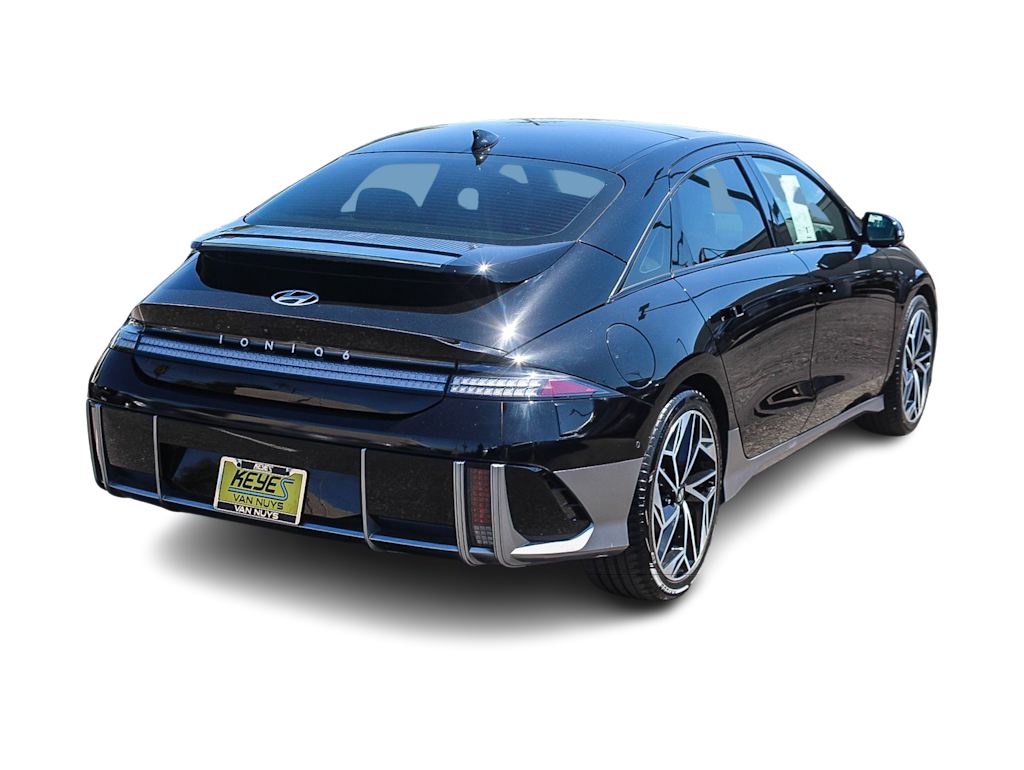 Thumbnail: 2023 Hyundai Ioniq 6 - 18