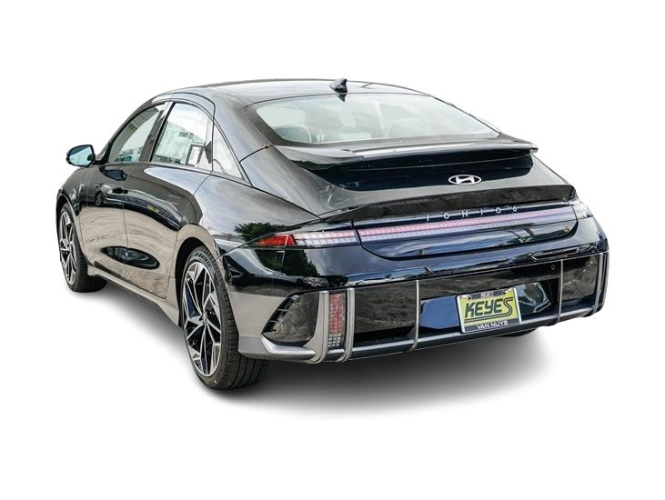 Thumbnail: 2023 Hyundai Ioniq 6 - 4