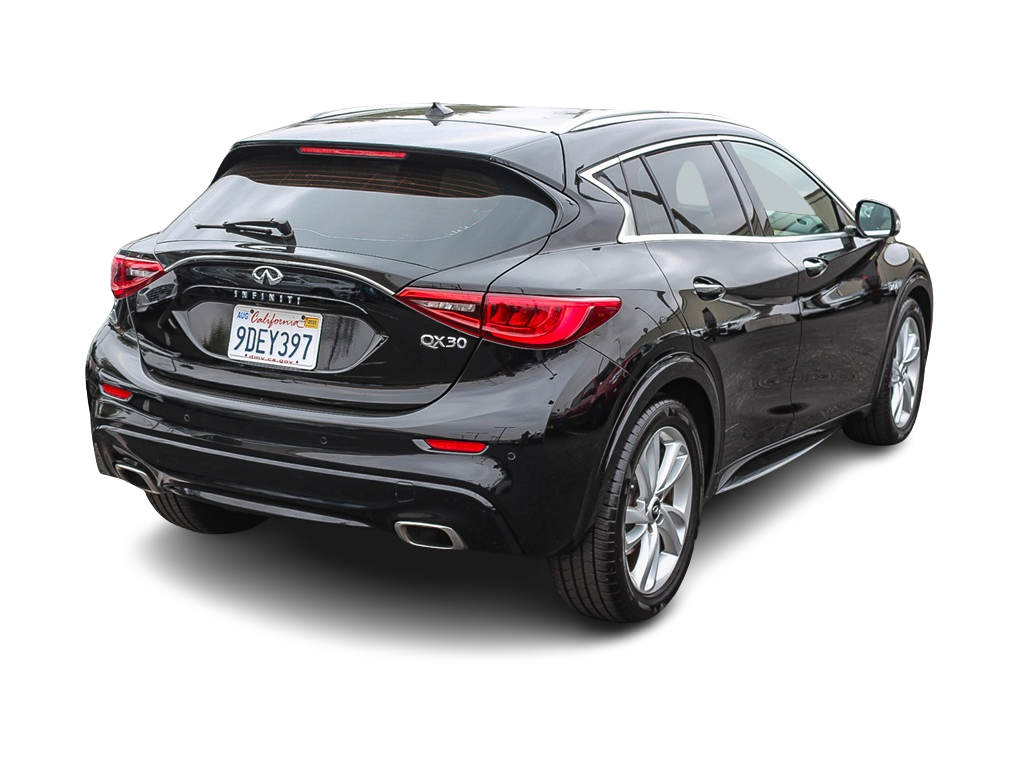Thumbnail: 2017 INFINITI QX30 - 19