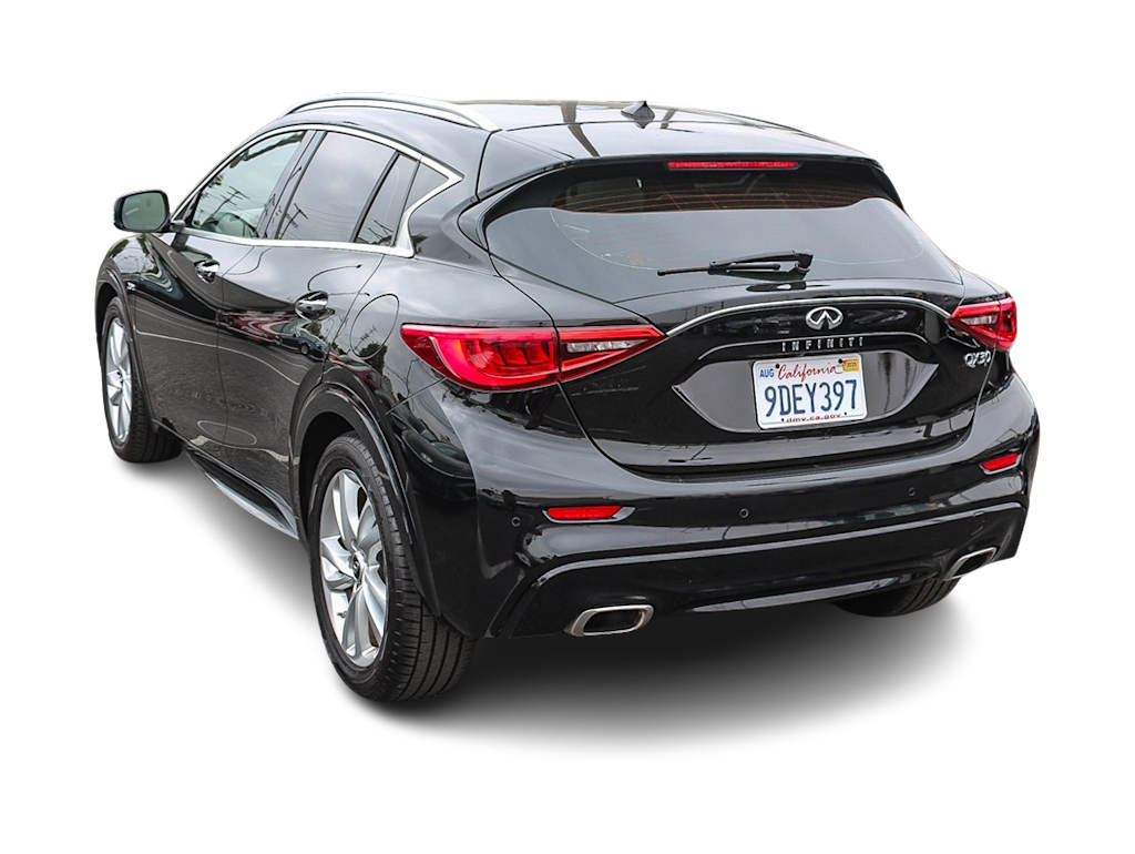 Thumbnail: 2017 INFINITI QX30 - 3
