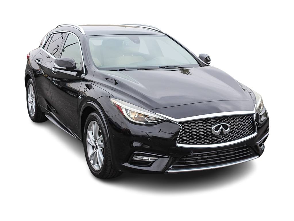 Thumbnail: 2017 INFINITI QX30 - 18