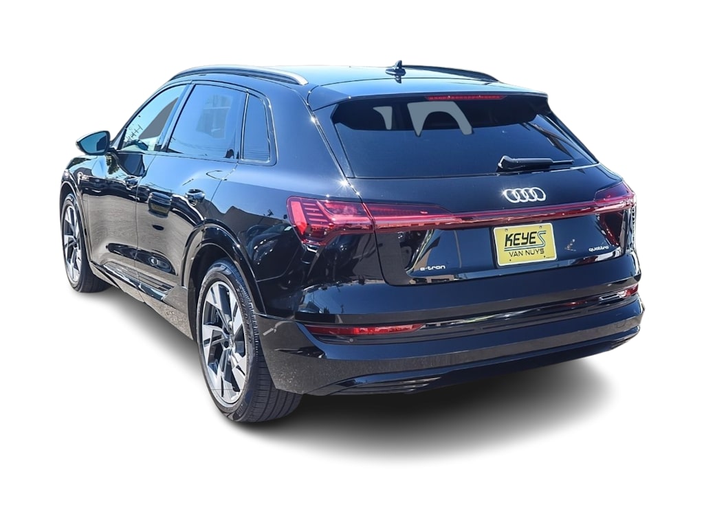 Thumbnail: 2021 Audi e-tron - 3