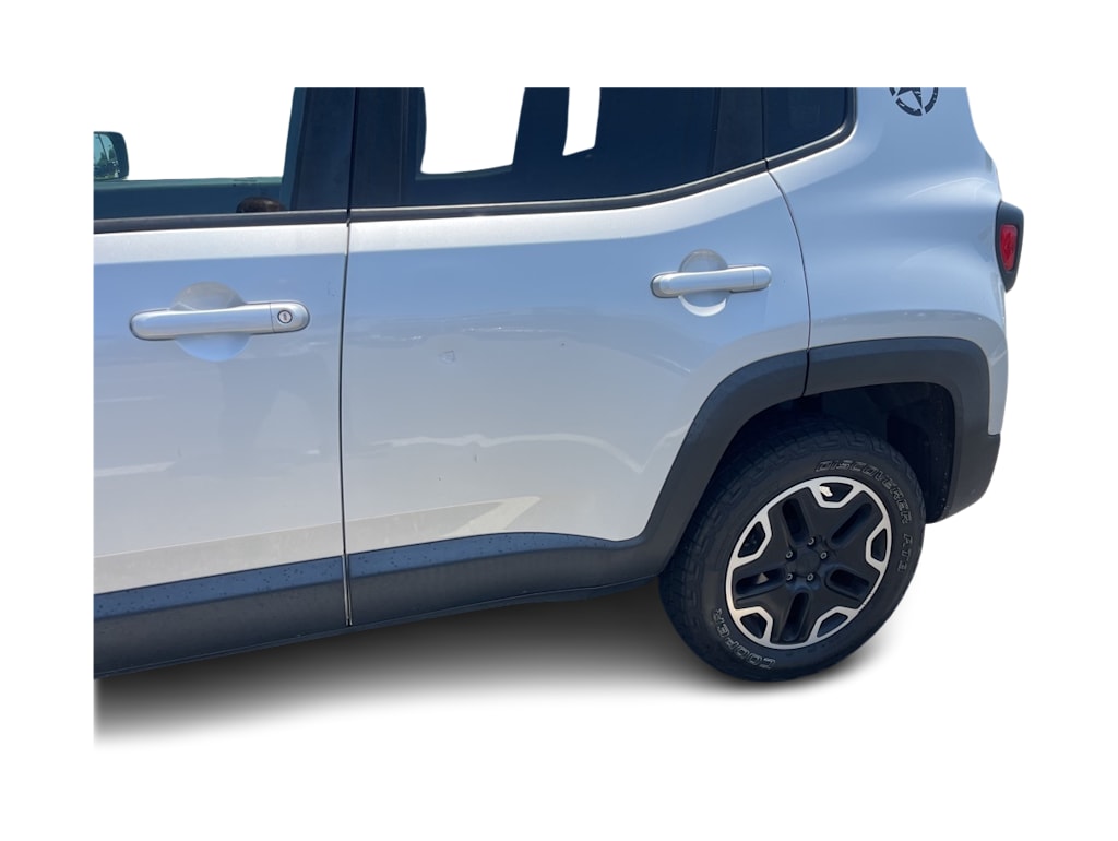 Thumbnail: 2015 Jeep Renegade - 14
