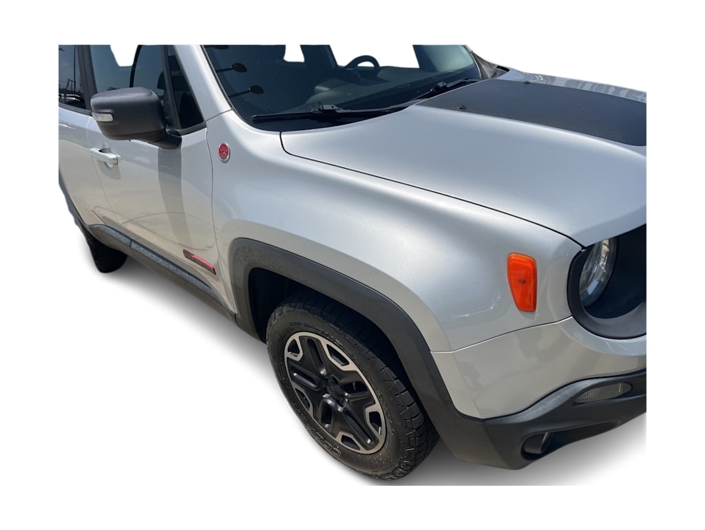 Thumbnail: 2015 Jeep Renegade - 26