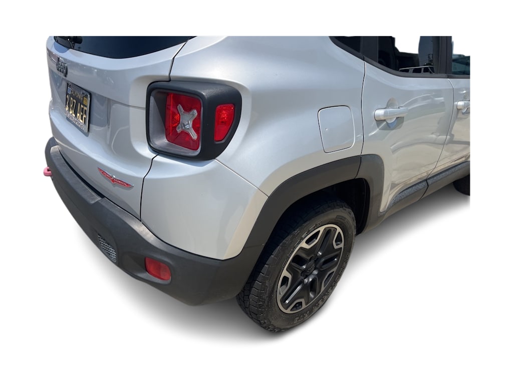 Thumbnail: 2015 Jeep Renegade - 20