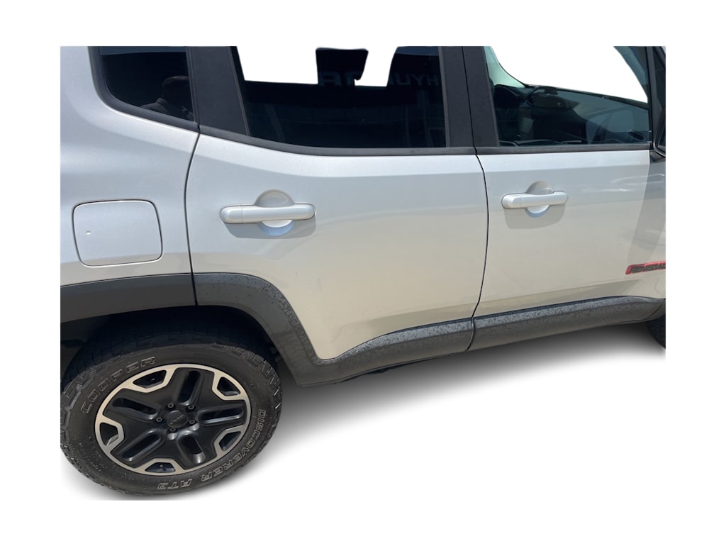 Thumbnail: 2015 Jeep Renegade - 22