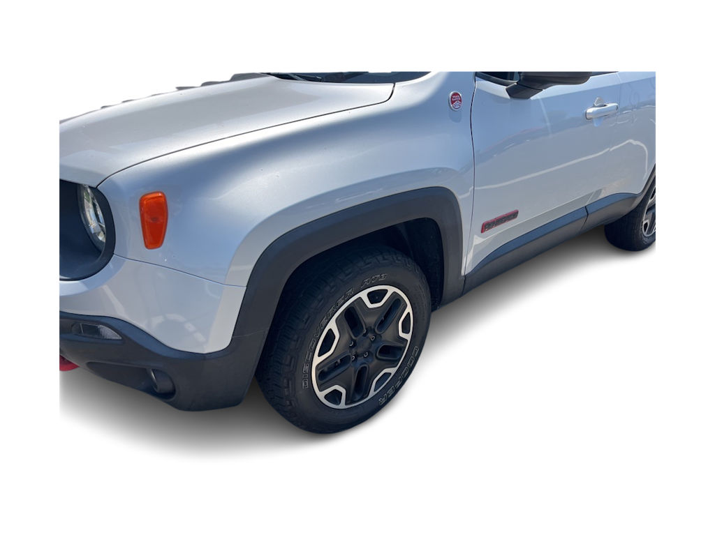 Thumbnail: 2015 Jeep Renegade - 11