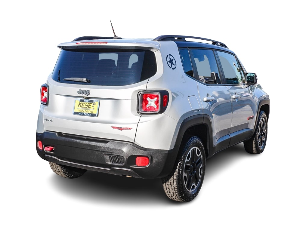 Thumbnail: 2015 Jeep Renegade - 20
