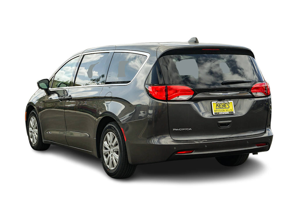 Thumbnail: 2018 Chrysler Pacifica - 2