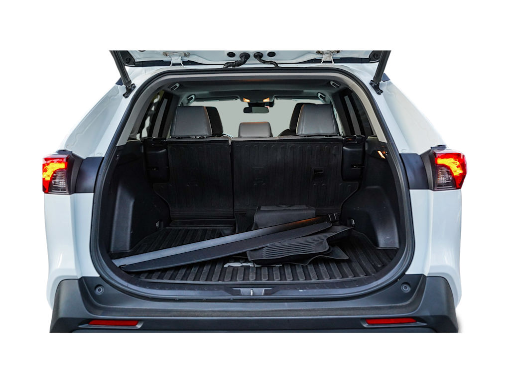 Thumbnail: 2020 Toyota RAV4 - 16