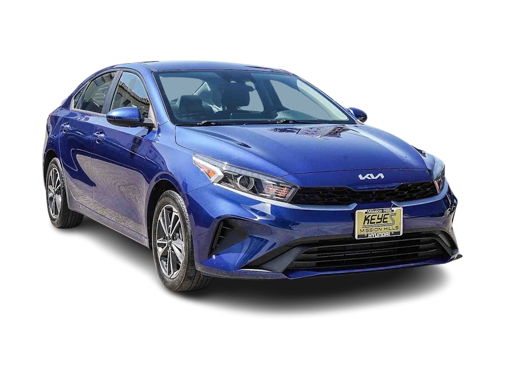 Thumbnail: 2023 Kia Forte - 17