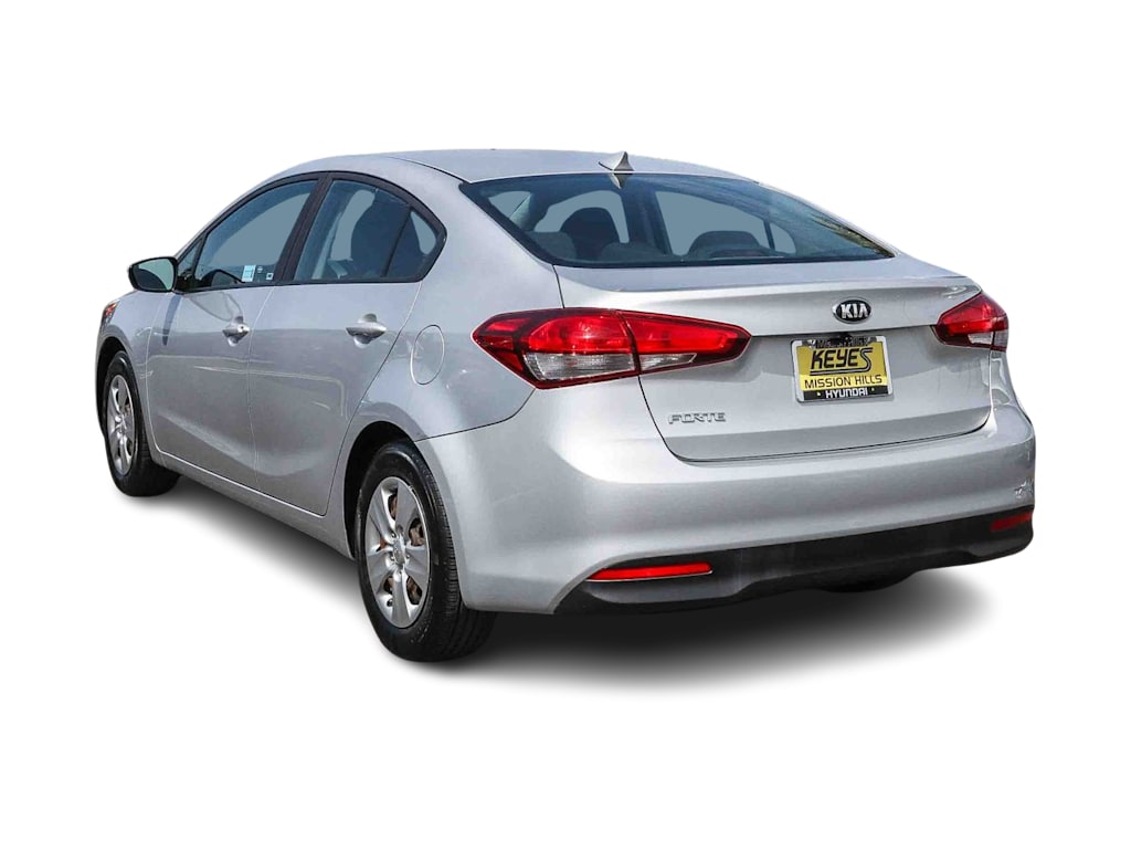 Thumbnail: 2017 Kia Forte - 3