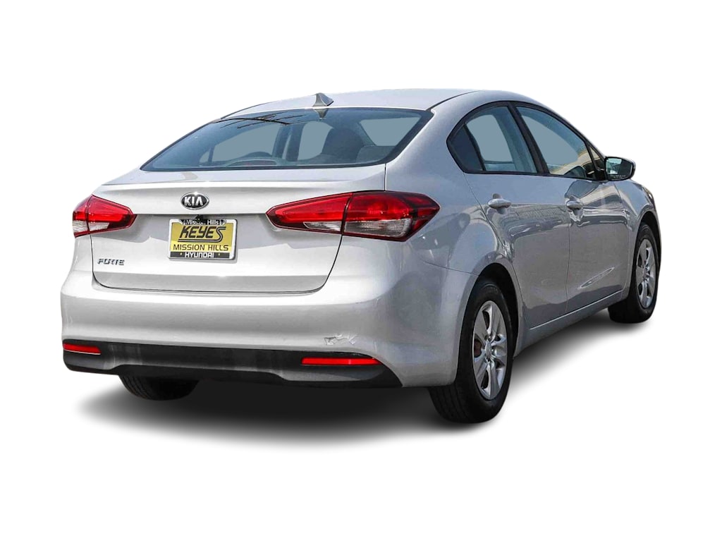 Thumbnail: 2017 Kia Forte - 18
