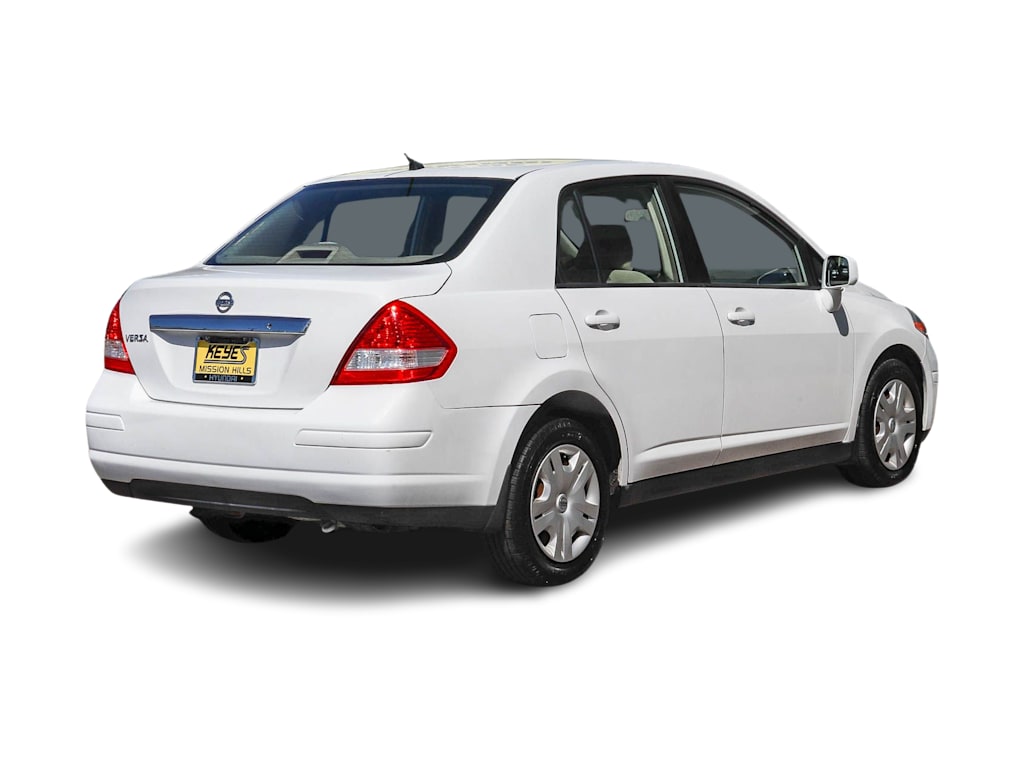 Thumbnail: 2010 Nissan Versa - 18