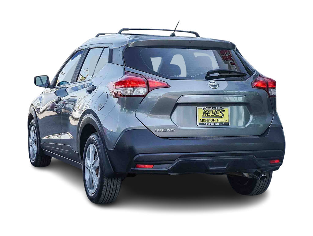 Thumbnail: 2018 Nissan Kicks - 3