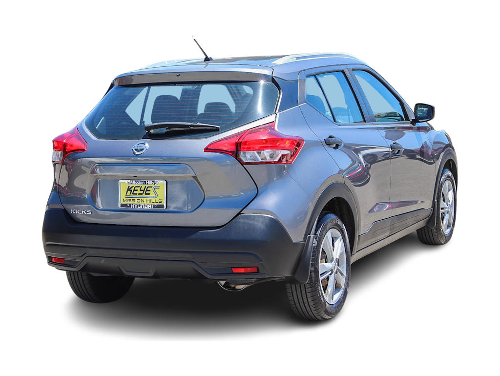 Thumbnail: 2018 Nissan Kicks - 18