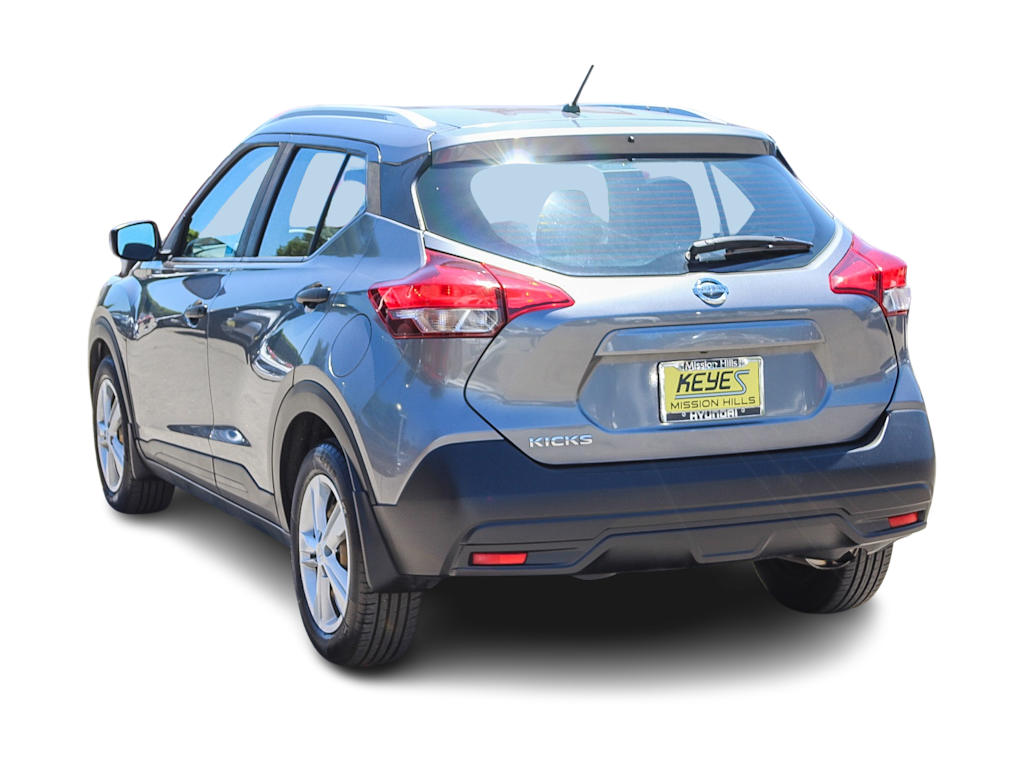 Thumbnail: 2018 Nissan Kicks - 3