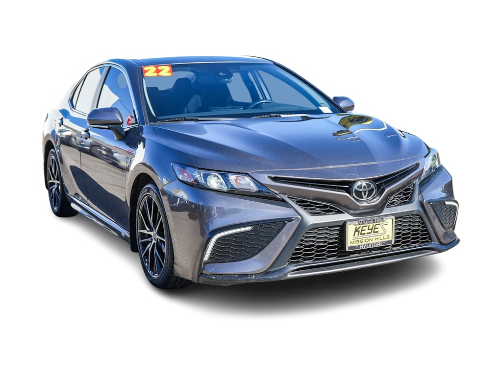 2022 Toyota Camry SE 18