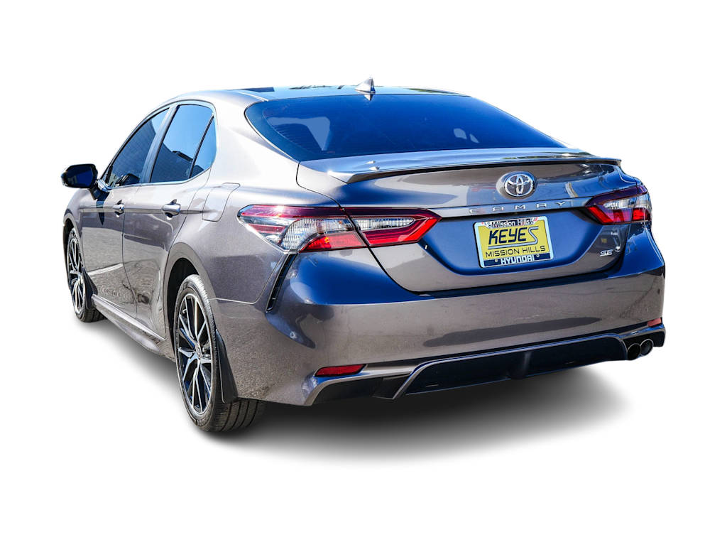 2022 Toyota Camry SE 3