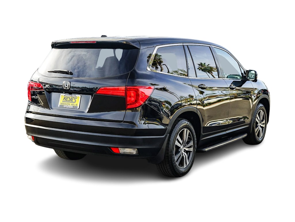 Thumbnail: 2017 Honda Pilot - 18