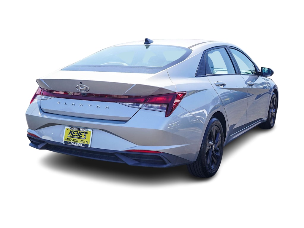 Thumbnail: 2021 Hyundai Elantra - 17