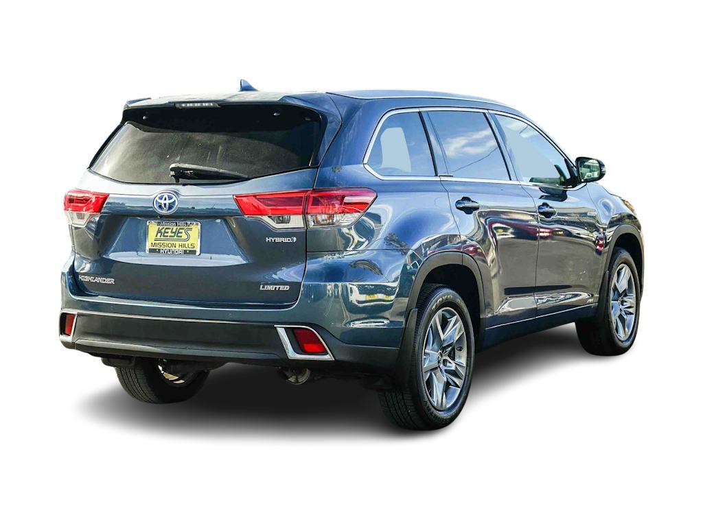 Thumbnail: 2017 Toyota Highlander - 16