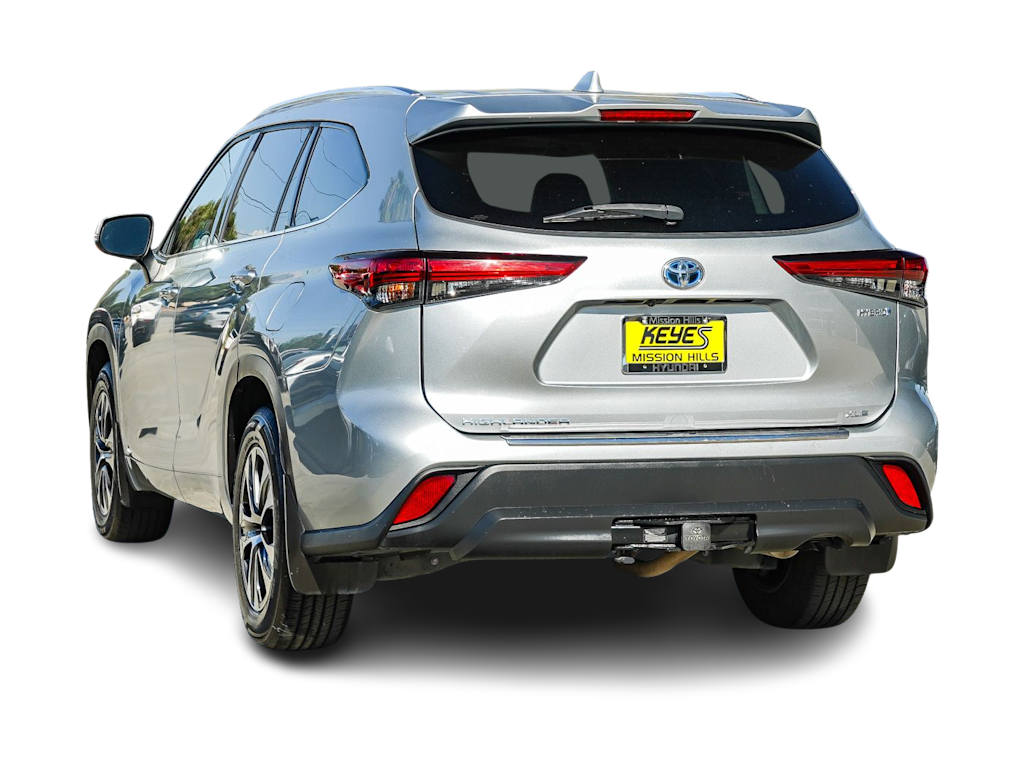 Thumbnail: 2021 Toyota Highlander - 3