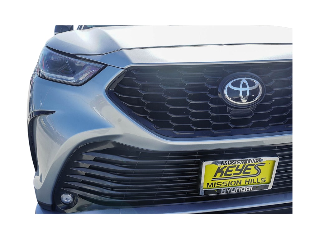 Thumbnail: 2021 Toyota Highlander - 24