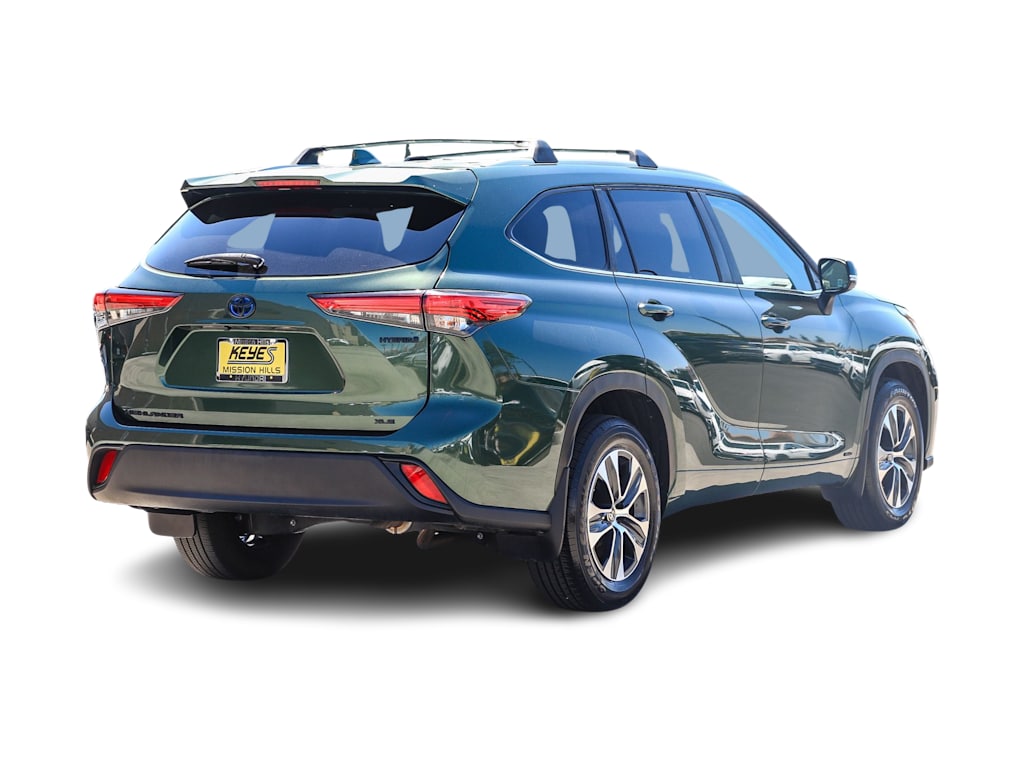 Thumbnail: 2023 Toyota Highlander - 14
