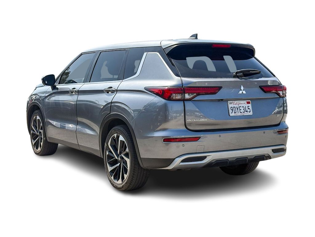 Thumbnail: 2022 Mitsubishi Outlander - 2