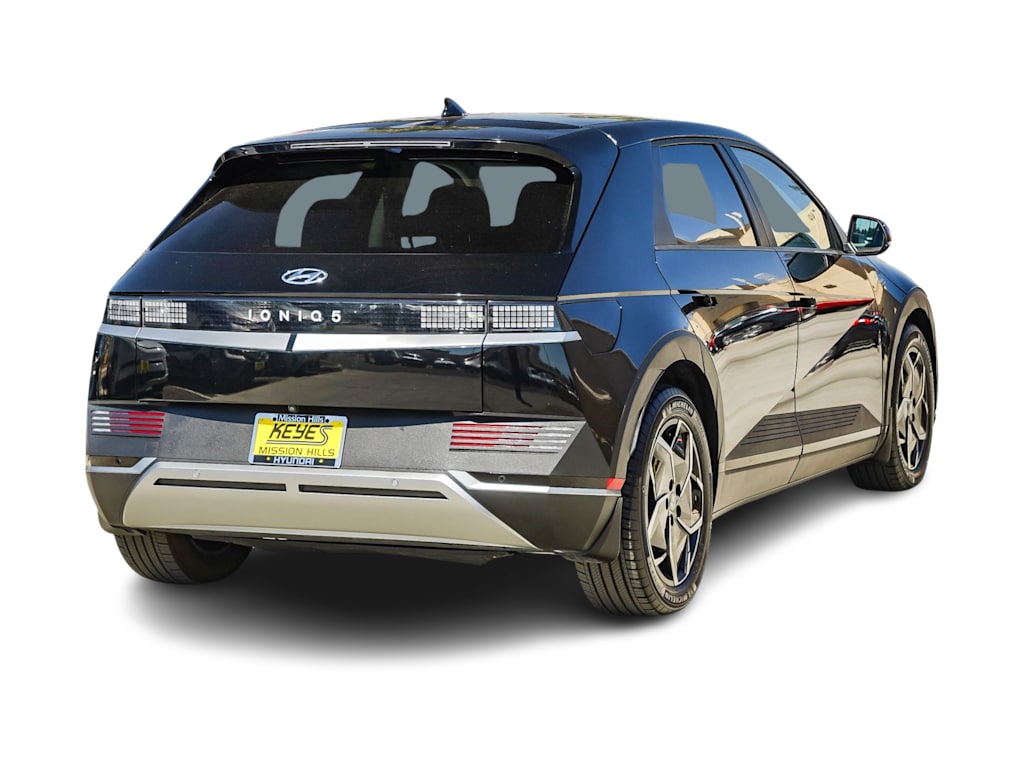 Thumbnail: 2023 Hyundai Ioniq 5 - 17