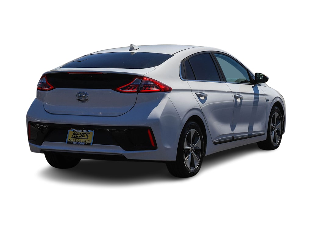 Thumbnail: 2017 Hyundai Ioniq - 17