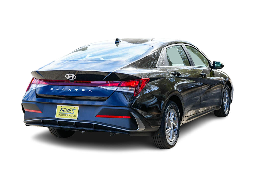 Thumbnail: 2025 Hyundai Elantra - 17
