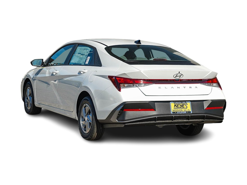 Thumbnail: 2026 Hyundai Elantra - 3